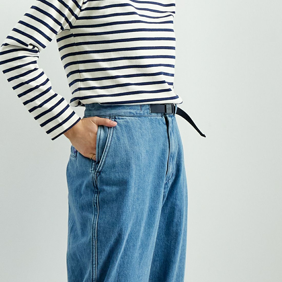 THE NORTH FACE PURPLE LABEL [ザ ノースフェイス パープルレーベル] デニムワイドテーパードフィールドパンツ [N25SC108] IB ID BLEA &&モデル身長：160cm 着用サイズ：WS&&