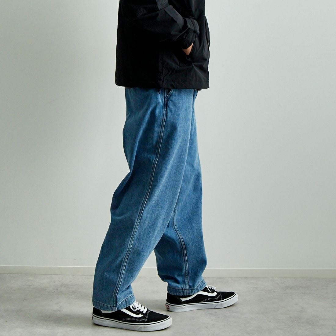 THE NORTH FACE PURPLE LABEL [ザ ノースフェイス パープルレーベル] デニムワイドテーパードフィールドパンツ [N25SC108] IB ID BLEA &&モデル身長：179cm 着用サイズ：32&&