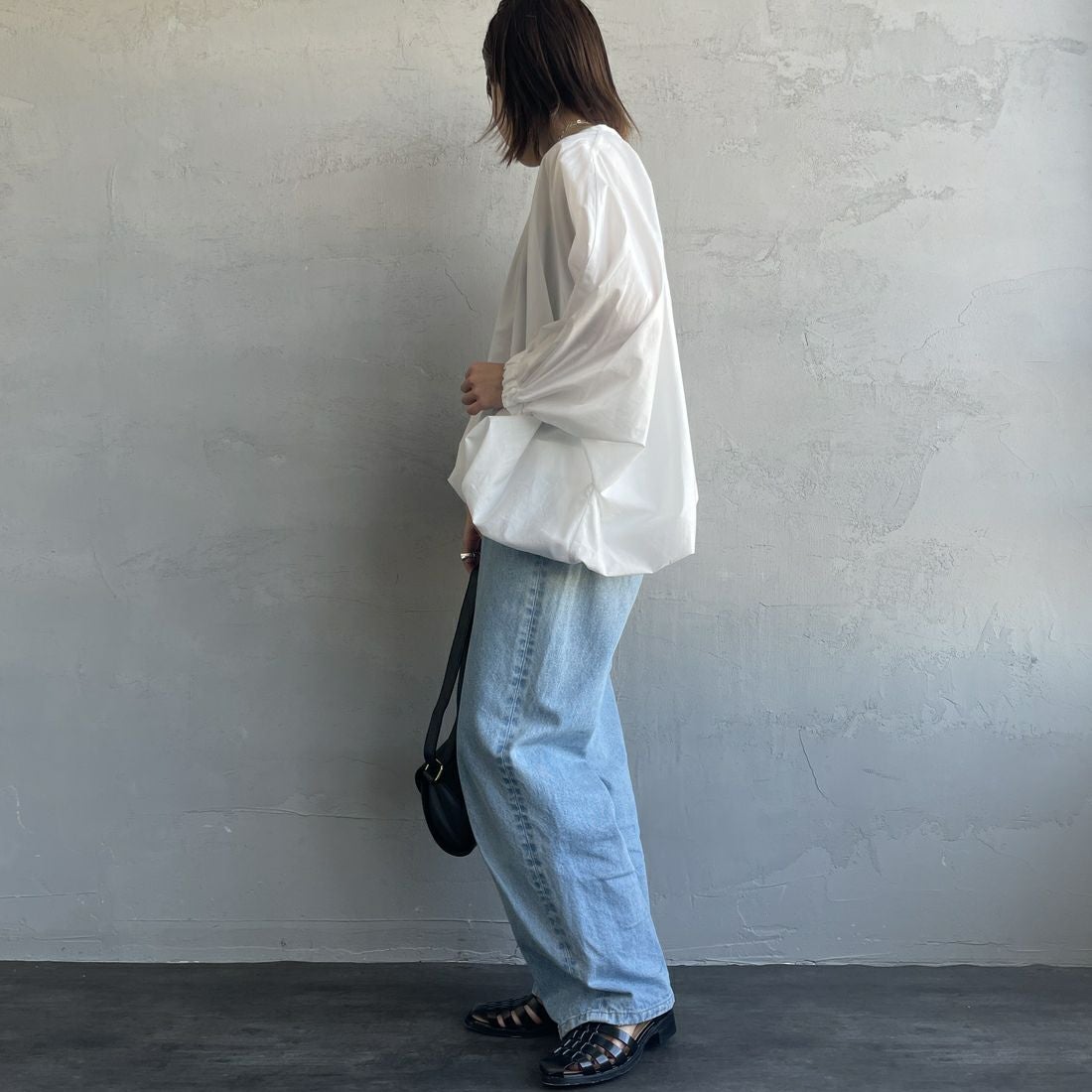 mizuiro ind [ミズイロインド] ドルマンボリュームプルオーバー [1-230109] 11 O.WHITE &&モデル身長：158cm 着用サイズ：F&&