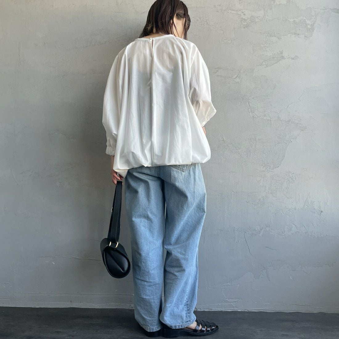 mizuiro ind [ミズイロインド] ドルマンボリュームプルオーバー [1-230109] 11 O.WHITE &&モデル身長：158cm 着用サイズ：F&&