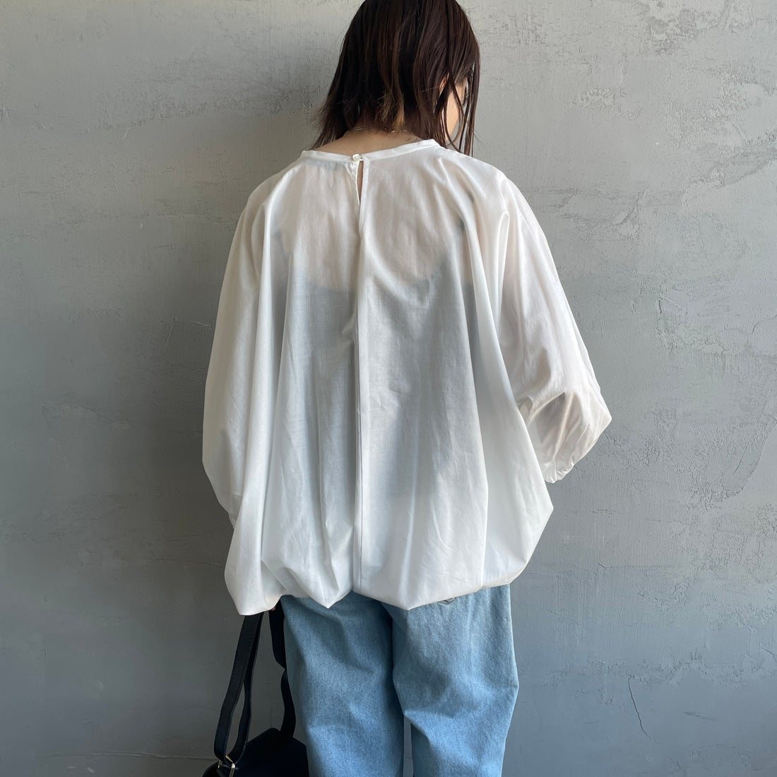 mizuiro ind [ミズイロインド] ドルマンボリュームプルオーバー [1-230109] 11 O.WHITE &&モデル身長：158cm 着用サイズ：F&&