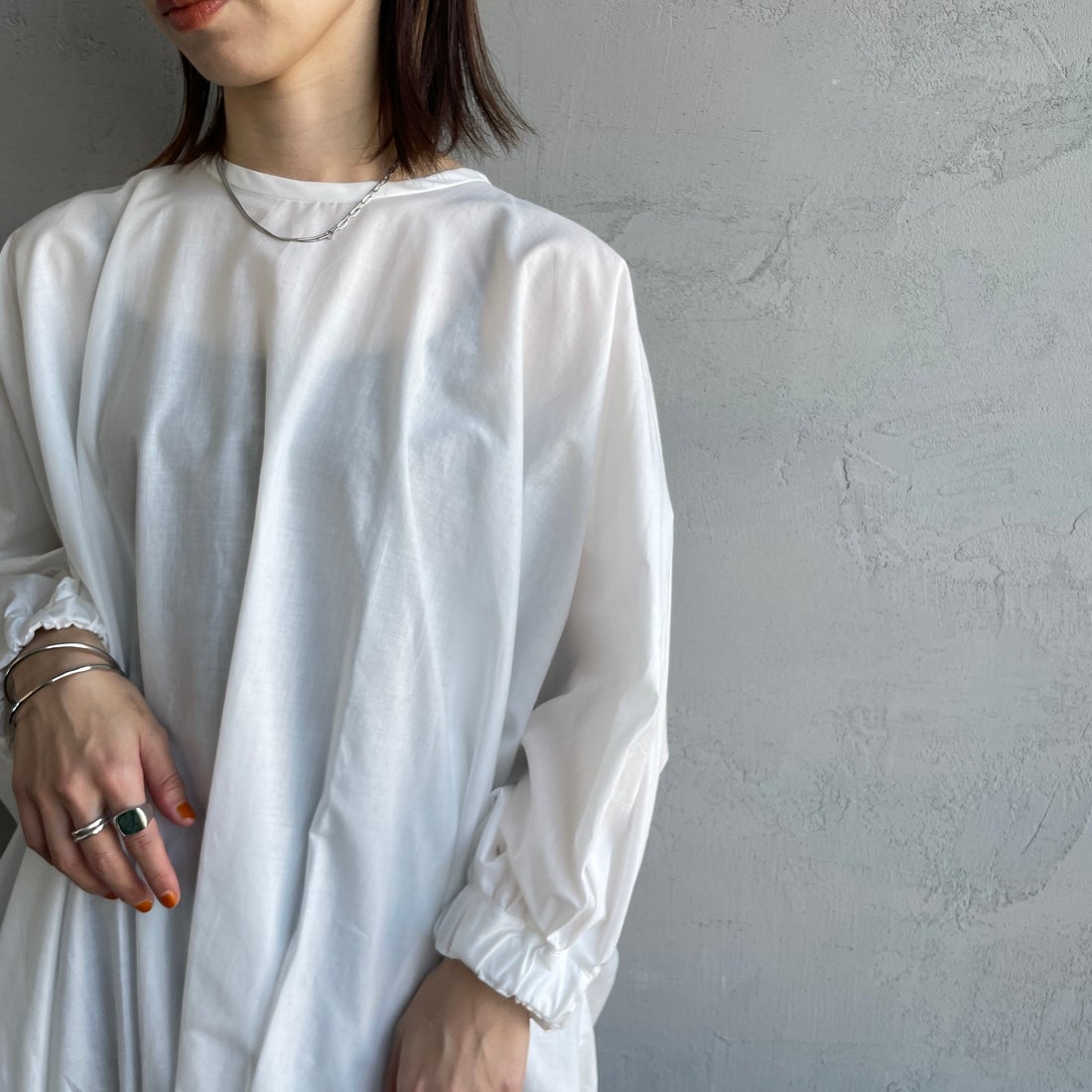 mizuiro ind [ミズイロインド] ドルマンボリュームプルオーバー [1-230109] 11 O.WHITE &&モデル身長：158cm 着用サイズ：F&&