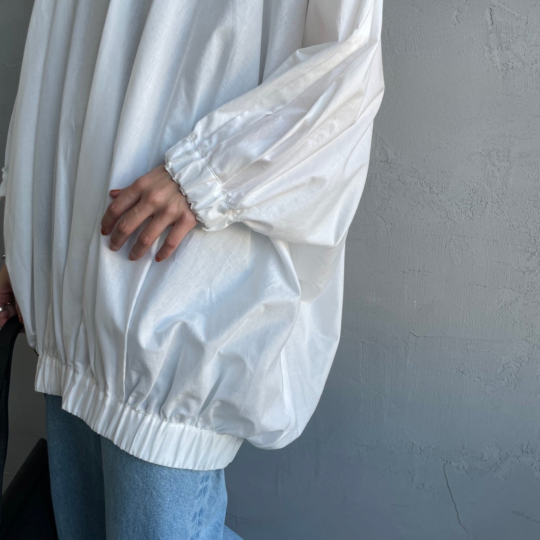 mizuiro ind [ミズイロインド] ドルマンボリュームプルオーバー [1-230109] 11 O.WHITE &&モデル身長：158cm 着用サイズ：F&&