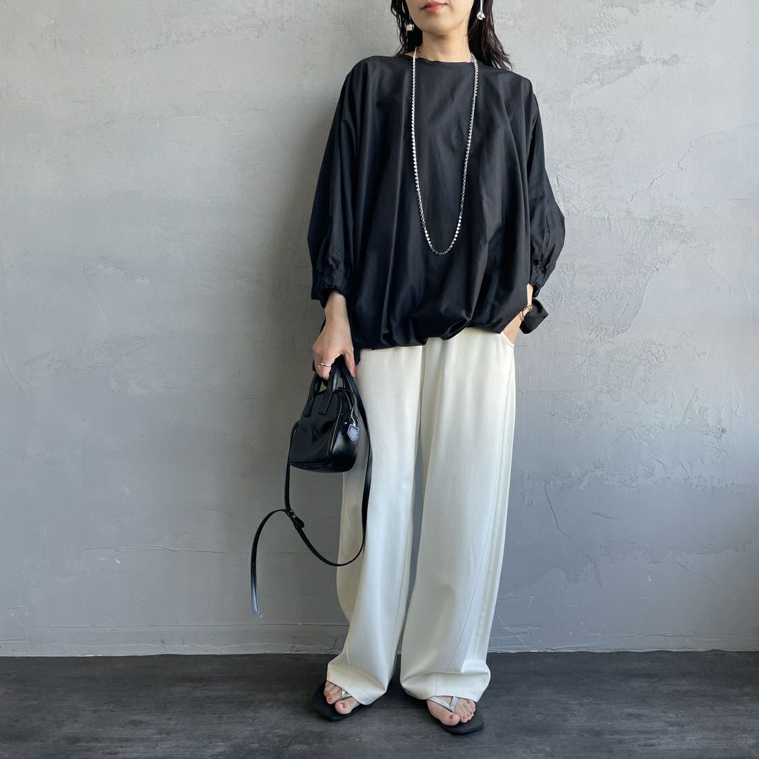 mizuiro ind [ミズイロインド] ドルマンボリュームプルオーバー [1-230109] 99 BLACK &&モデル身長：160cm 着用サイズ：F&&