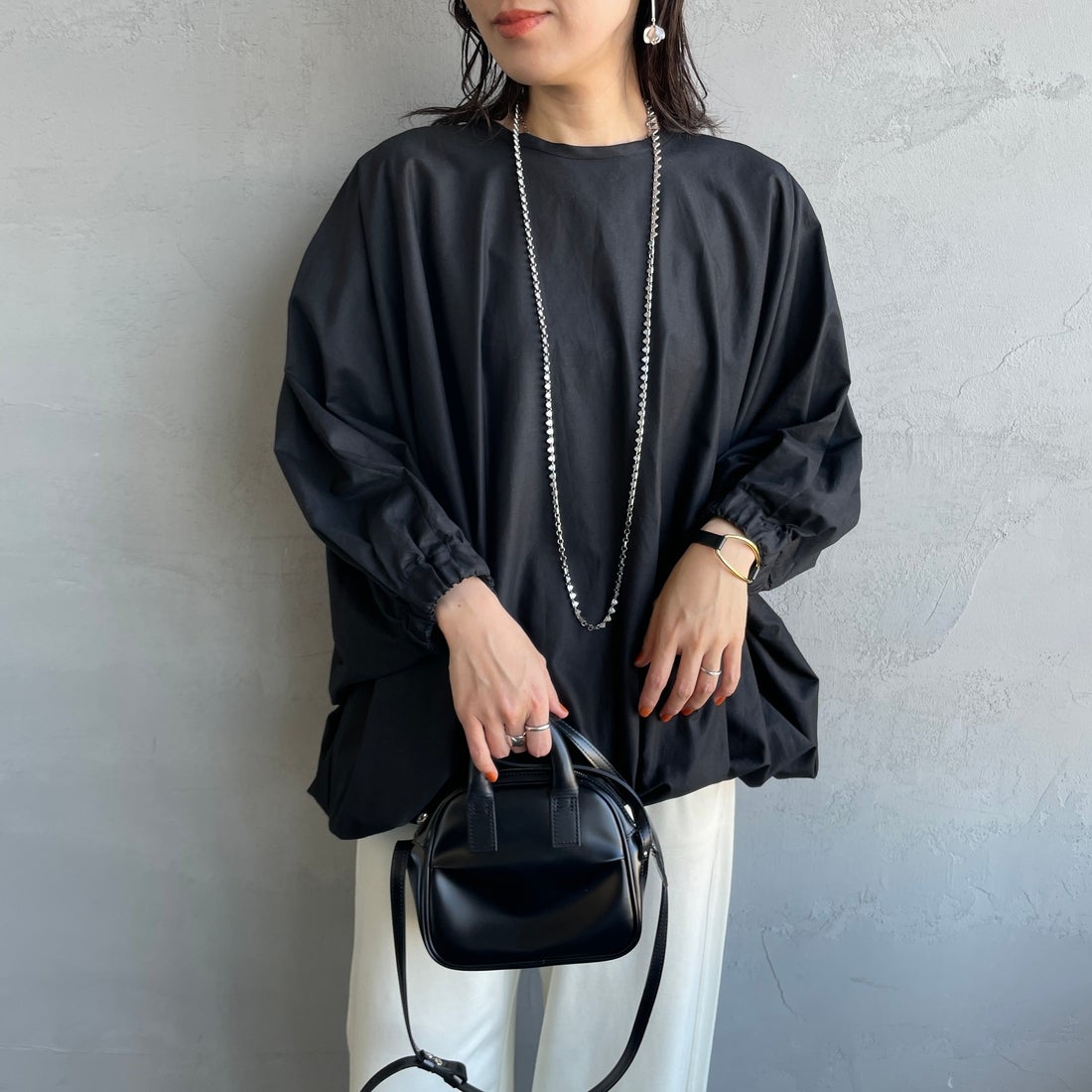 mizuiro ind [ミズイロインド] ドルマンボリュームプルオーバー [1-230109] 99 BLACK &&モデル身長：160cm 着用サイズ：F&&