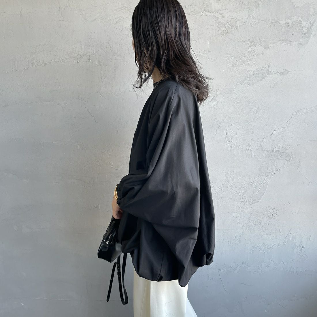 mizuiro ind [ミズイロインド] ドルマンボリュームプルオーバー [1-230109] 99 BLACK &&モデル身長：160cm 着用サイズ：F&&