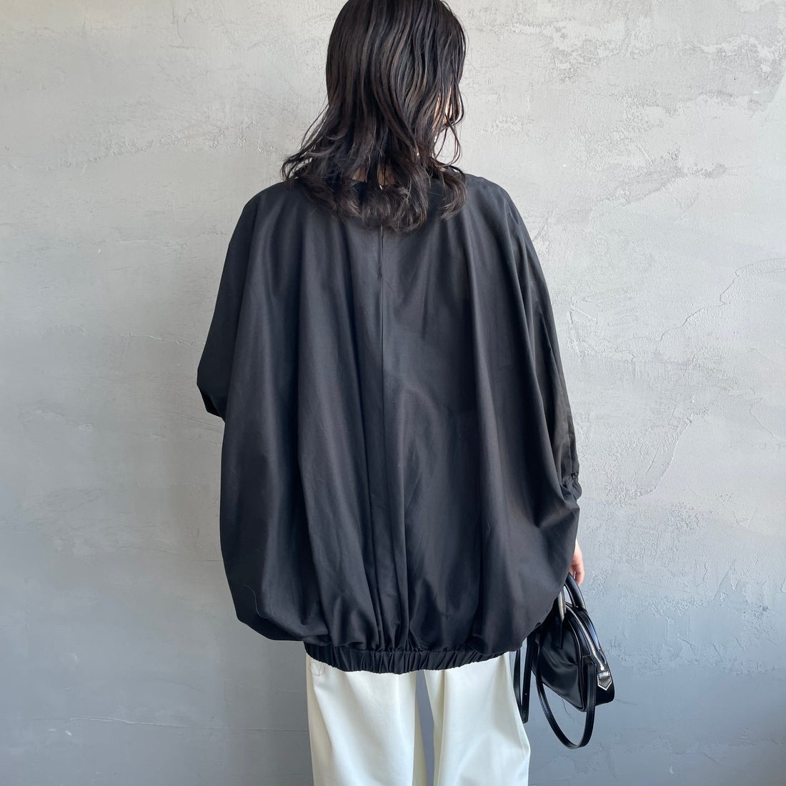 mizuiro ind [ミズイロインド] ドルマンボリュームプルオーバー [1-230109] 99 BLACK &&モデル身長：160cm 着用サイズ：F&&