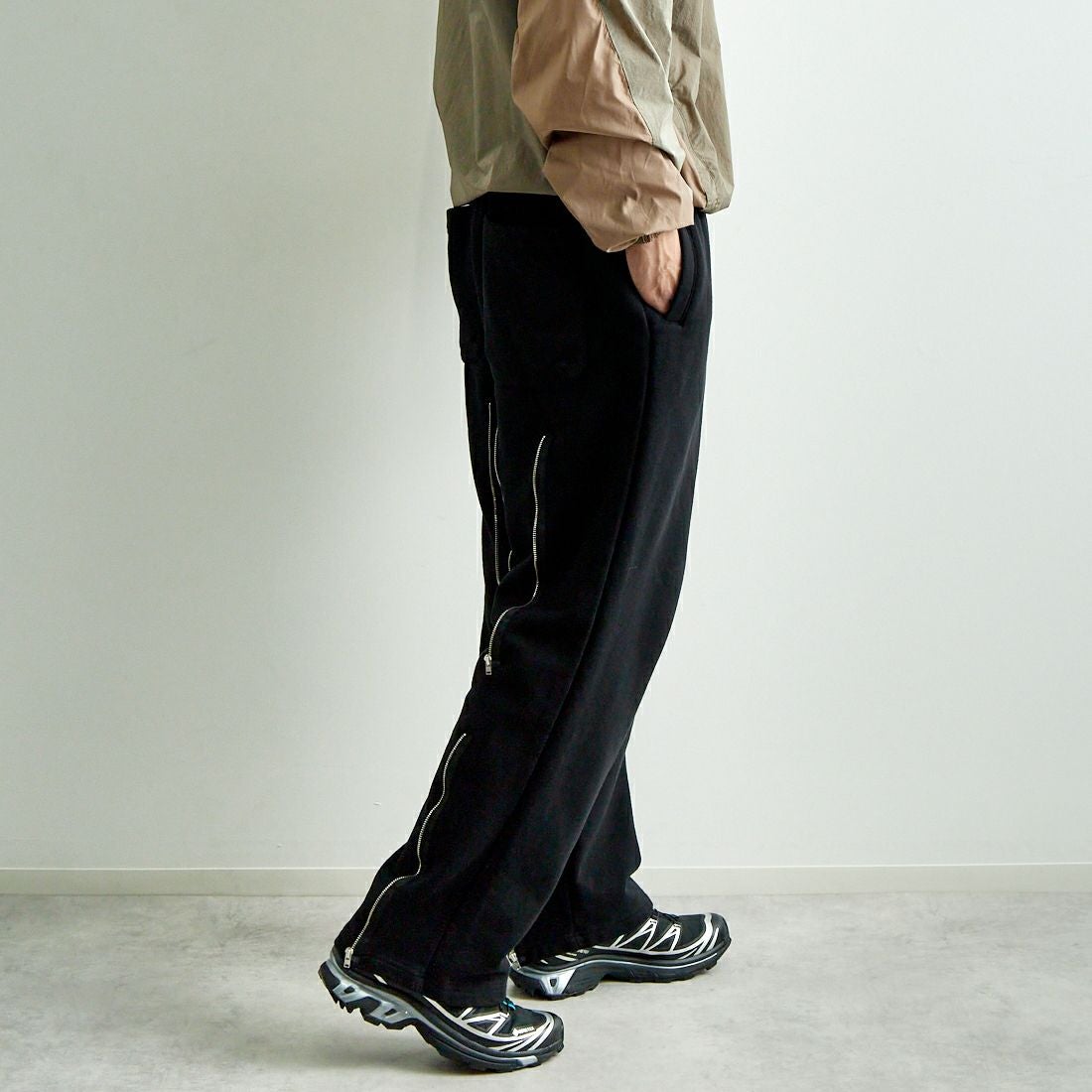 Name. [ネーム] ボンデージスウェットパンツ [NMPT-025] RED &&モデル身長：179cm 着用サイズ：1&&