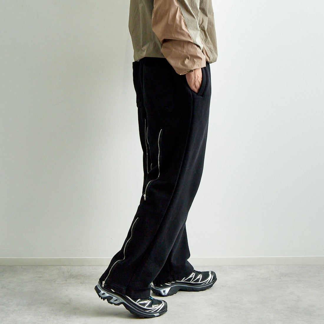 Name. [ネーム] ボンデージスウェットパンツ [NMPT-025] RED &&モデル身長：179cm 着用サイズ：1&&