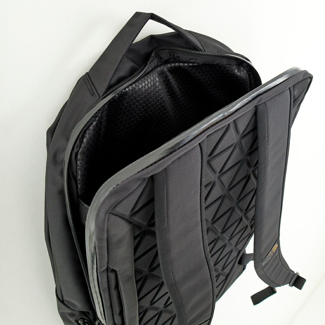 THE NORTH FACE [ザ ノースフェイス] シャトルデイパック [NM82329