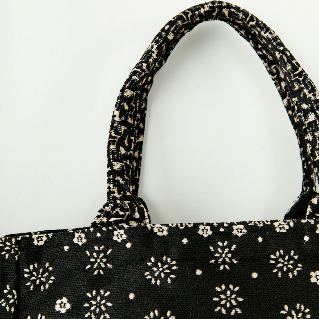 Bindu [ビンドゥー] ヴィンテージバンダナ ジャカードトートバッグ [BBB-2112] BLK/NATURA