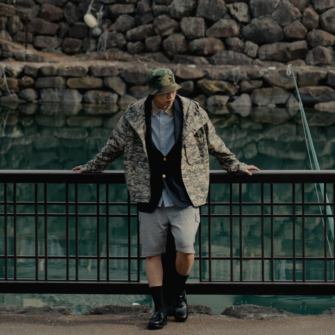 UNIVERSAL OVERALL [ユニバーサルオーバーオール] 別注 アクティブワークジャケット [U2431500IN-JF] DIGITAL CA &&モデル身長：179cm 着用サイズ：L&&