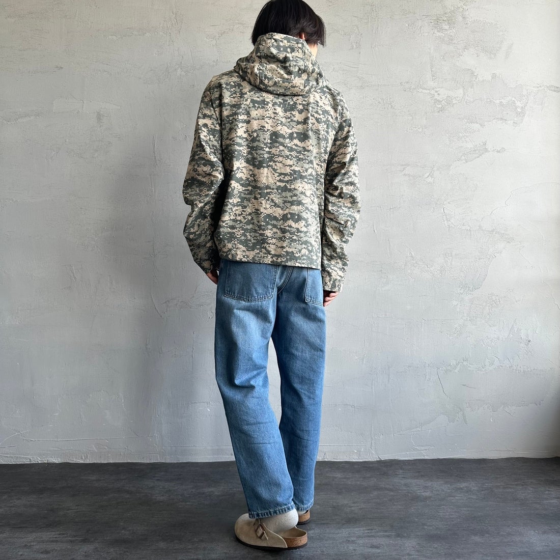 UNIVERSAL OVERALL [ユニバーサルオーバーオール] 別注 アクティブワークジャケット [U2431500IN-JF] DIGITAL CA &&モデル身長：179cm 着用サイズ：L&&