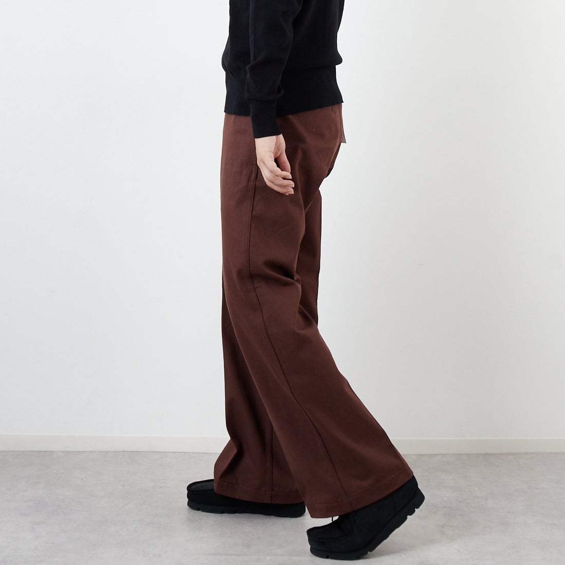 BEN DAVIS [ベンデイビス] エクストラ ワイドチノパンツ [T-23180009] 32 BROWN &&モデル身長：179cm 着用サイズ：32&&