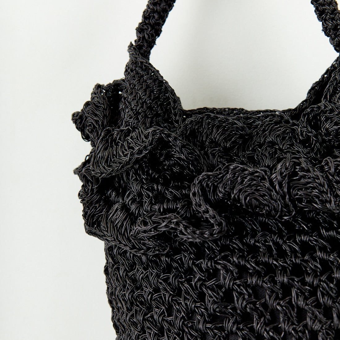 CACHELLIE [カシェリエ] メタリックフリルポーチ [C8632] BLACK