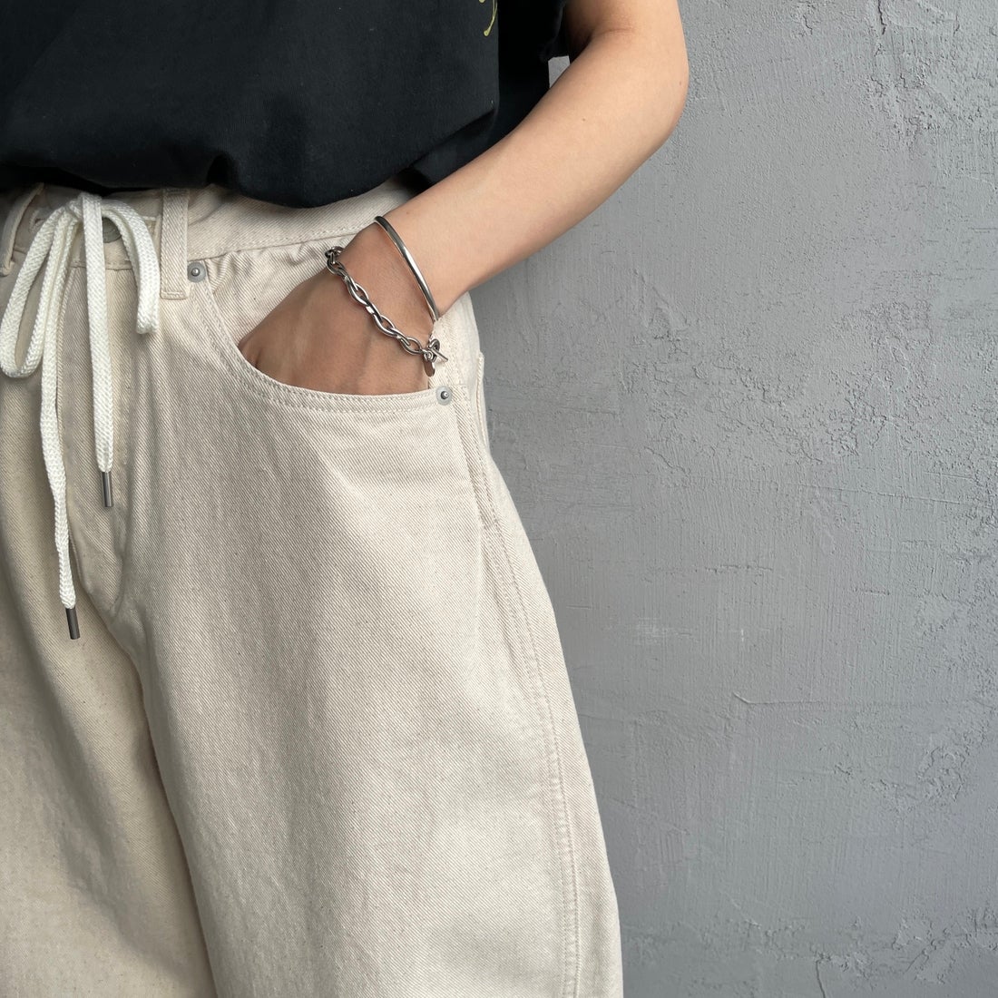 Noir Fabrik [ヌワールファブリック] カーブイージーデニムパンツ [NF-251-008] KINARI &&モデル身長：160cm 着用サイズ：M&&