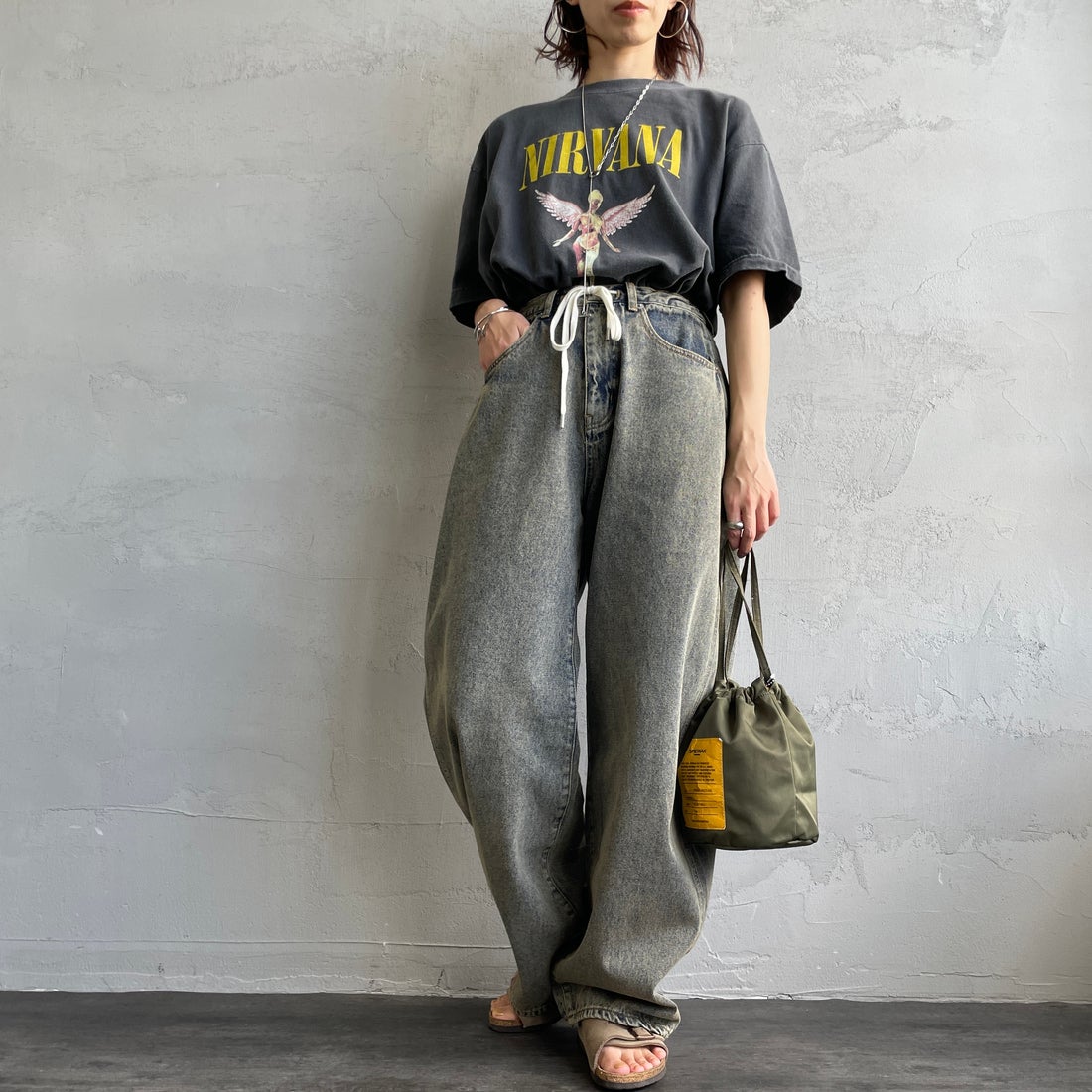 Noir Fabrik [ヌワールファブリック] カーブイージーデニムパンツ [NF-251-008] T.ACID BLU &&モデル身長：158cm 着用サイズ：M&&