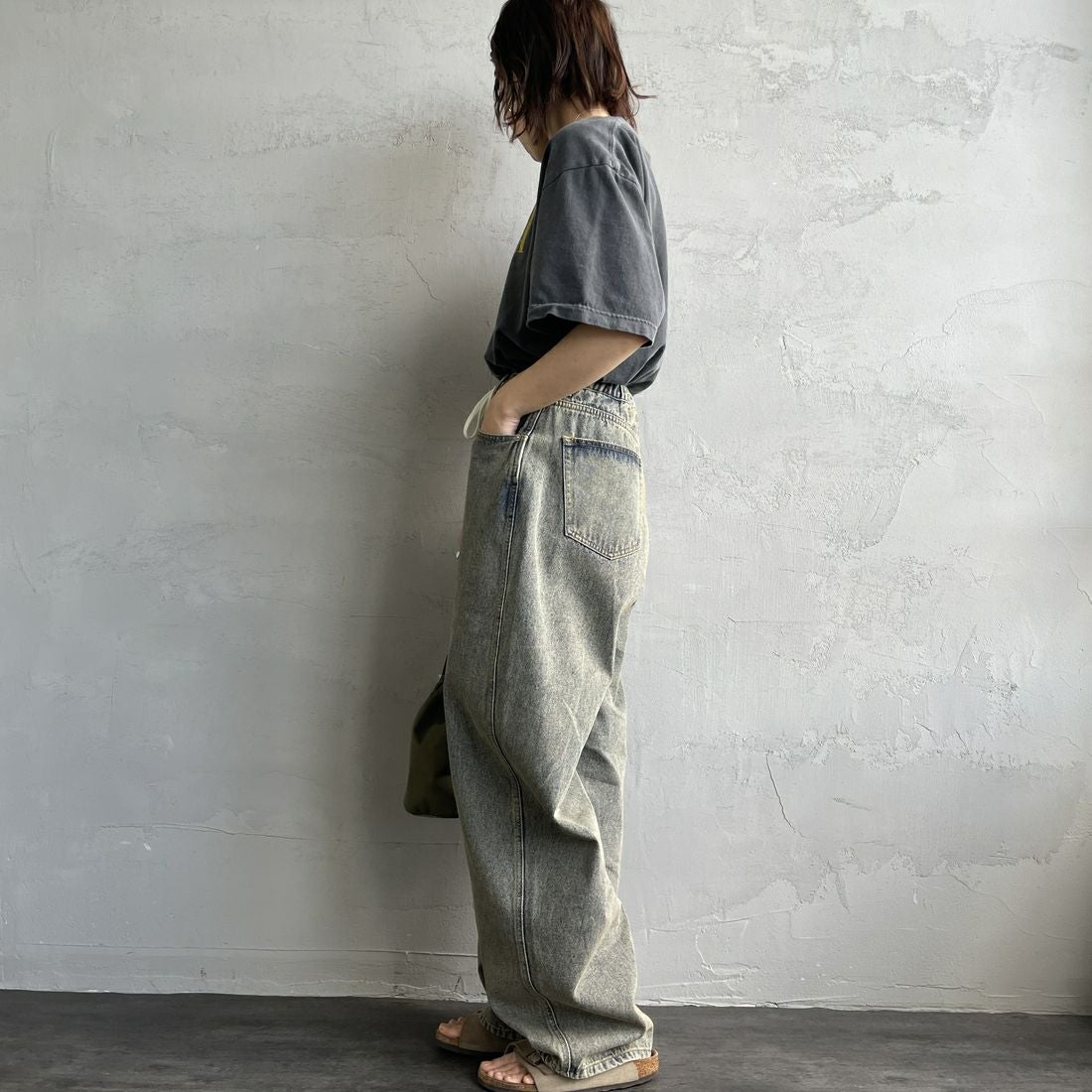 Noir Fabrik [ヌワールファブリック] カーブイージーデニムパンツ [NF-251-008] T.ACID BLU &&モデル身長：158cm 着用サイズ：M&&