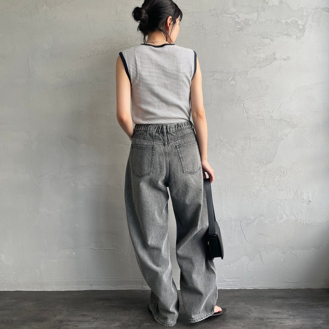 Noir Fabrik [ヌワールファブリック] カーブイージーデニムパンツ [NF-251-008] ACID BLK &&モデル身長：160cm 着用サイズ：M&&