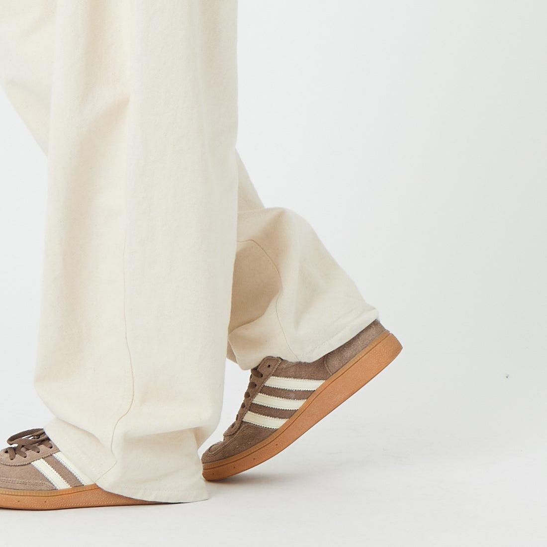 Noir Fabrik [ヌワールファブリック] カーブイージーデニムパンツ [NF-251-008] KINARI &&モデル身長：162cm 着用サイズ：S&&