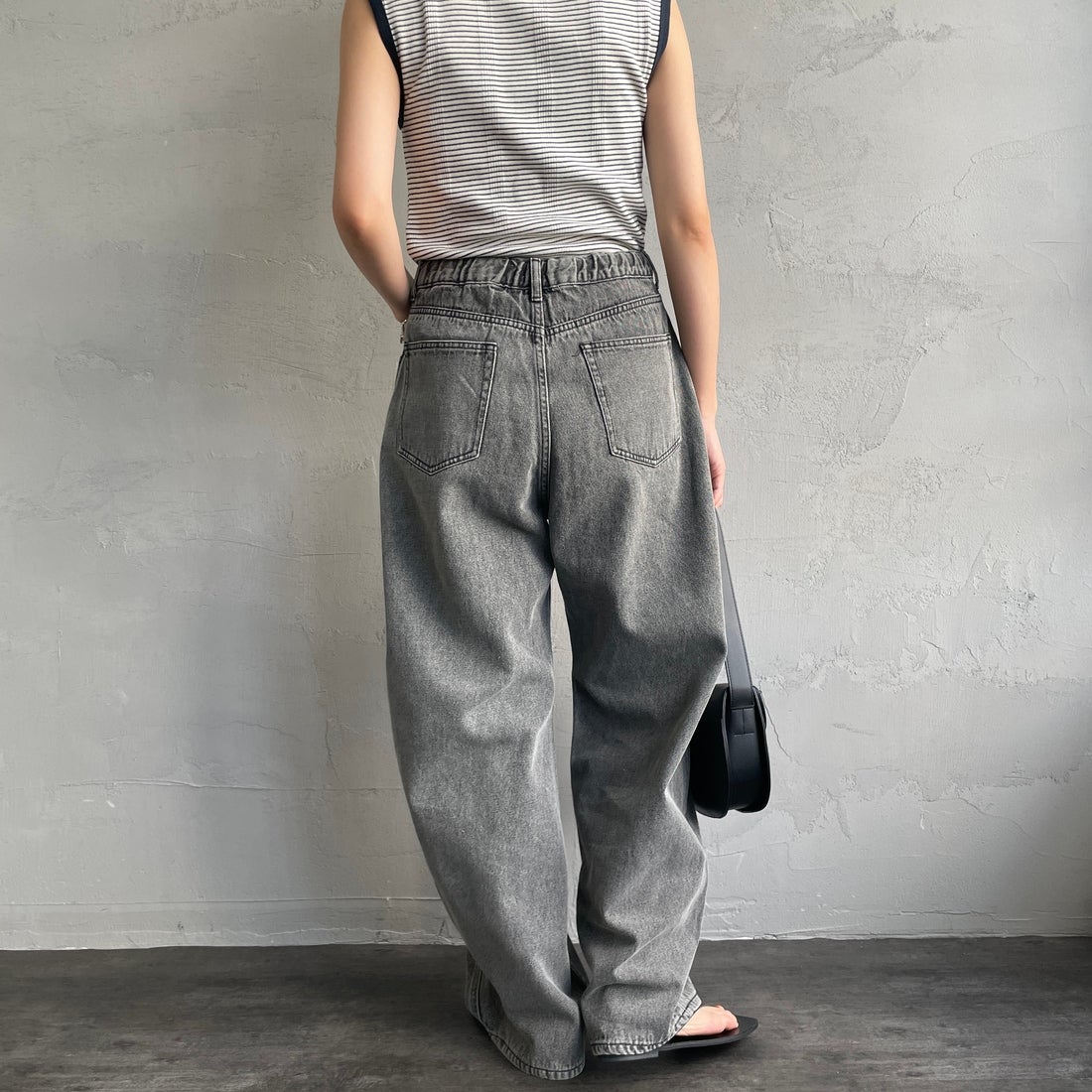 Noir Fabrik [ヌワールファブリック] カーブイージーデニムパンツ [NF-251-008] ACID BLK &&モデル身長：160cm 着用サイズ：M&&