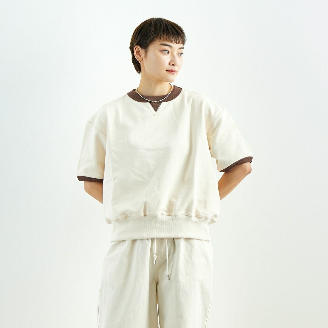 Kelen [ケレン] バイカラーデザイントップス [LKL25HBL2209] OFF BEIGE &&モデル身長：160cm 着用サイズ：S&&