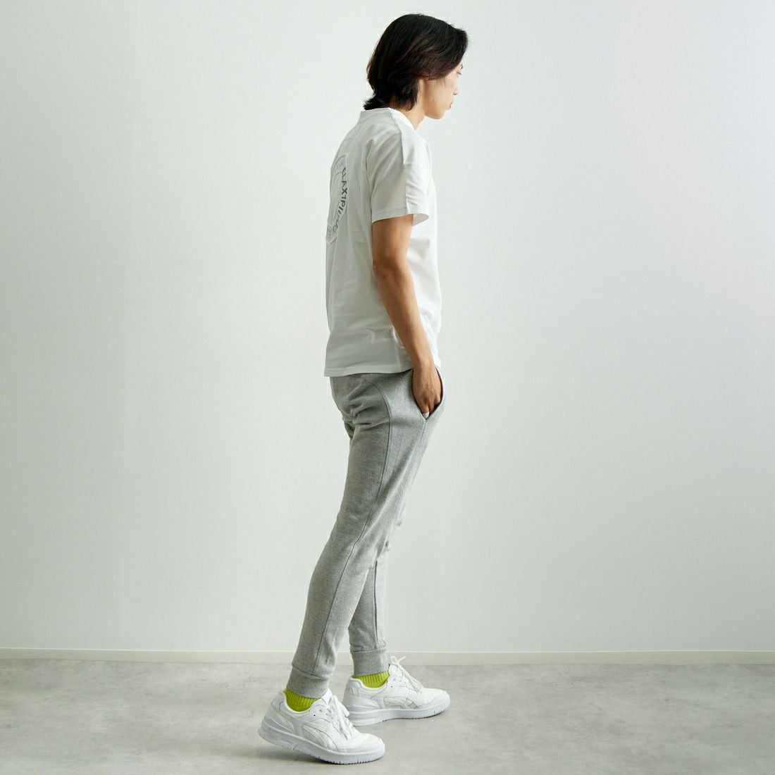 1PIU1UGUALE3 RELAX [ウノ ピゥ ウノ ウグァーレ トレ] サークルロングパンツ [USB-25069] SN80 GRAY &&モデル身長：179cm 着用サイズ：M&&