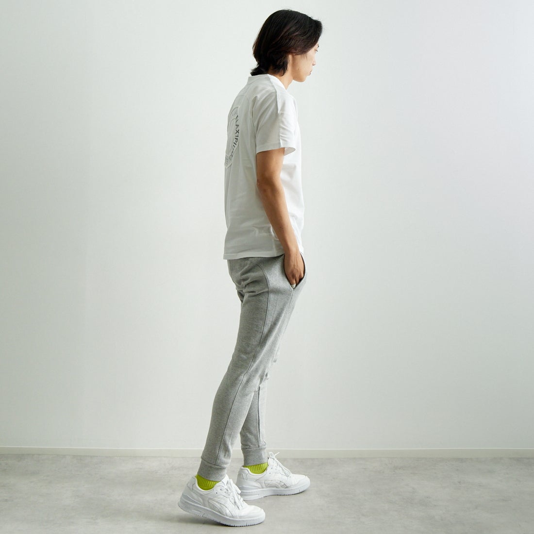 1PIU1UGUALE3 RELAX [ウノ ピゥ ウノ ウグァーレ トレ] サークルロングパンツ [USB-25069] SN80 GRAY &&モデル身長：179cm 着用サイズ：M&&