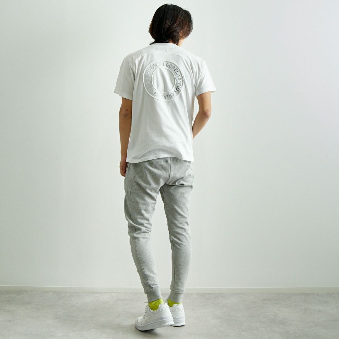 1PIU1UGUALE3 RELAX [ウノ ピゥ ウノ ウグァーレ トレ] サークルロングパンツ [USB-25069] SN80 GRAY &&モデル身長：179cm 着用サイズ：M&&