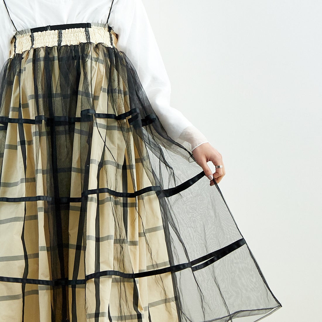 MAISON SPECIAL [メゾンスペシャル] 2WAY チュールレイヤーチェックボリュームスカート [21251515201] WHT &&モデル身長：160cm 着用サイズ：36&&