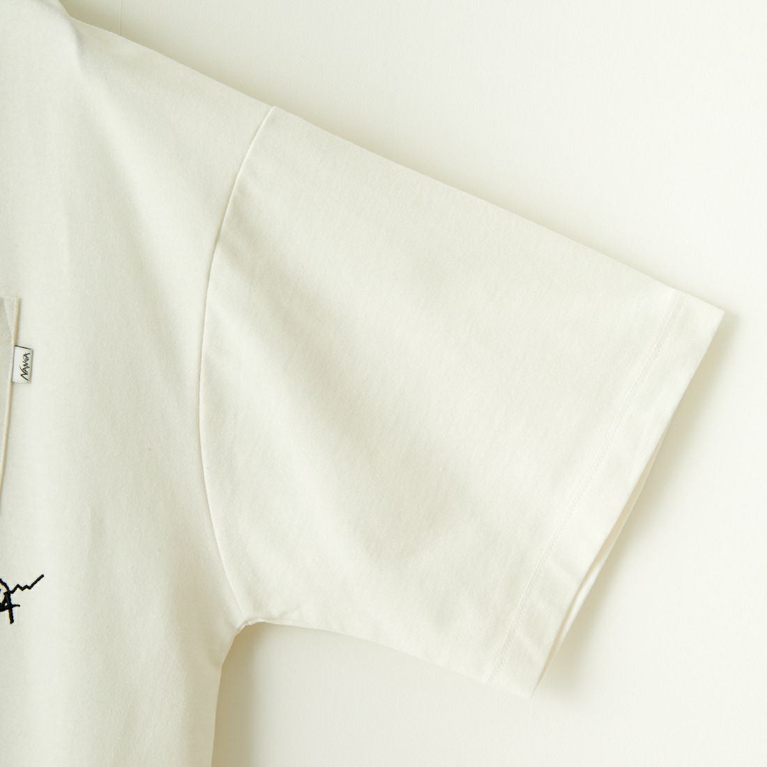 JEANSFACTORY × NANGA [ジーンズファクトリー × ナンガ] 別注 ルーズフィット ドローコードポケットTシャツ [NW25SS-JF5] WHITE