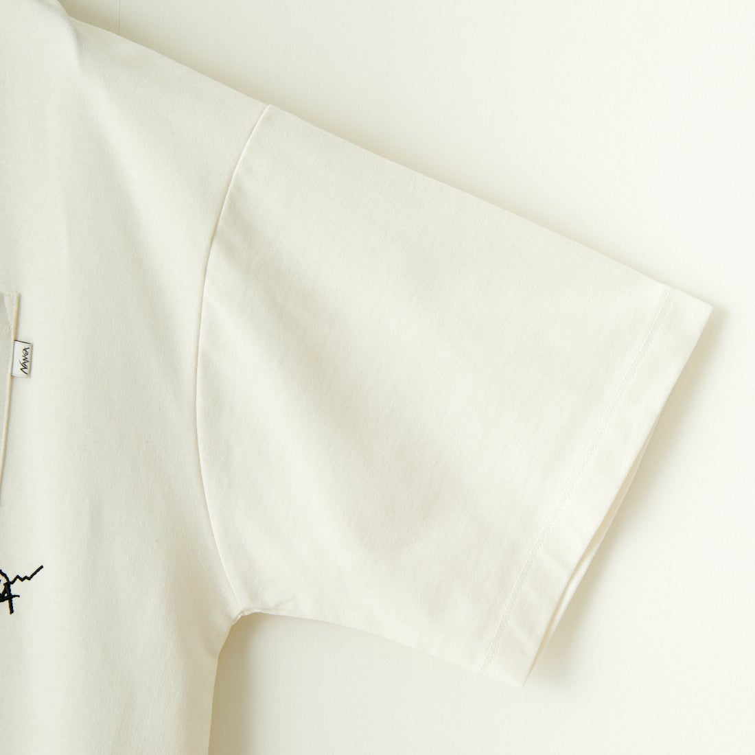 JEANSFACTORY × NANGA [ジーンズファクトリー × ナンガ] 別注 ルーズフィット ドローコードポケットTシャツ [NW25SS-JF5] WHITE