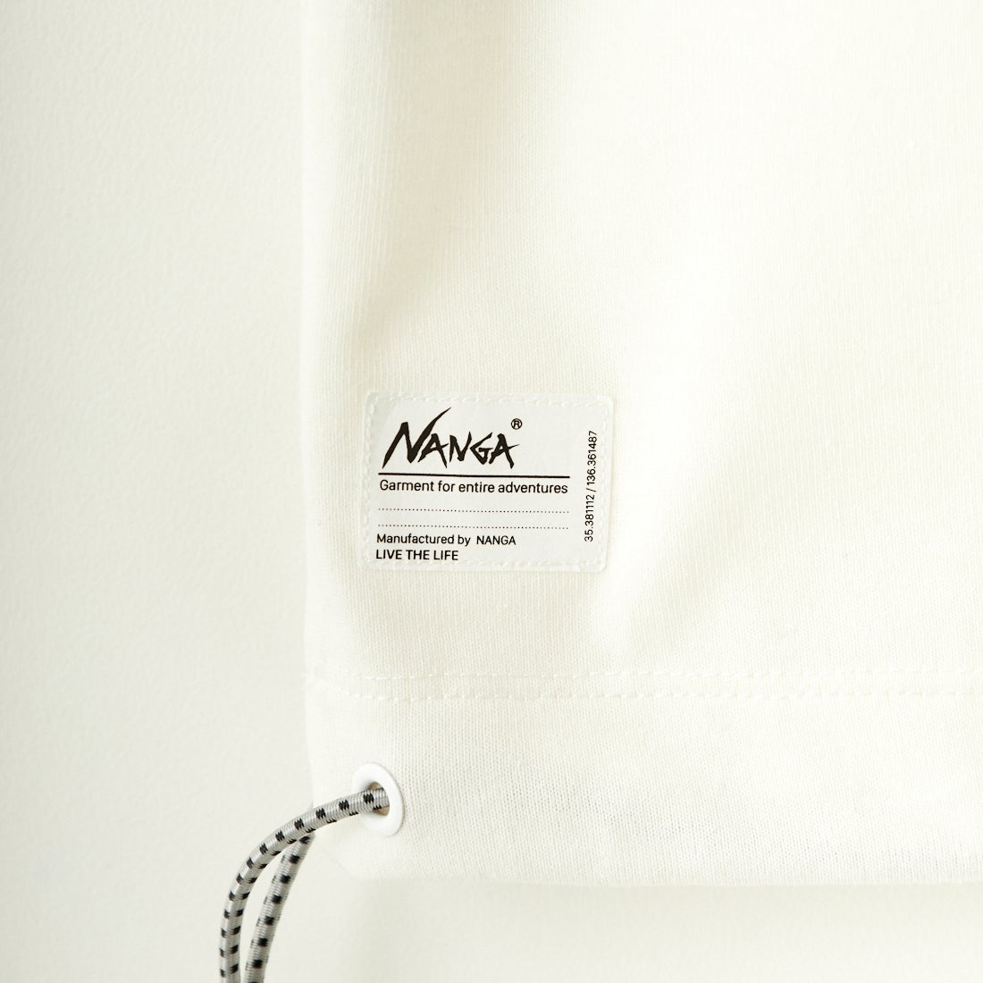 JEANSFACTORY × NANGA [ジーンズファクトリー × ナンガ] 別注 ルーズフィット ドローコードポケットTシャツ [NW25SS-JF5] WHITE
