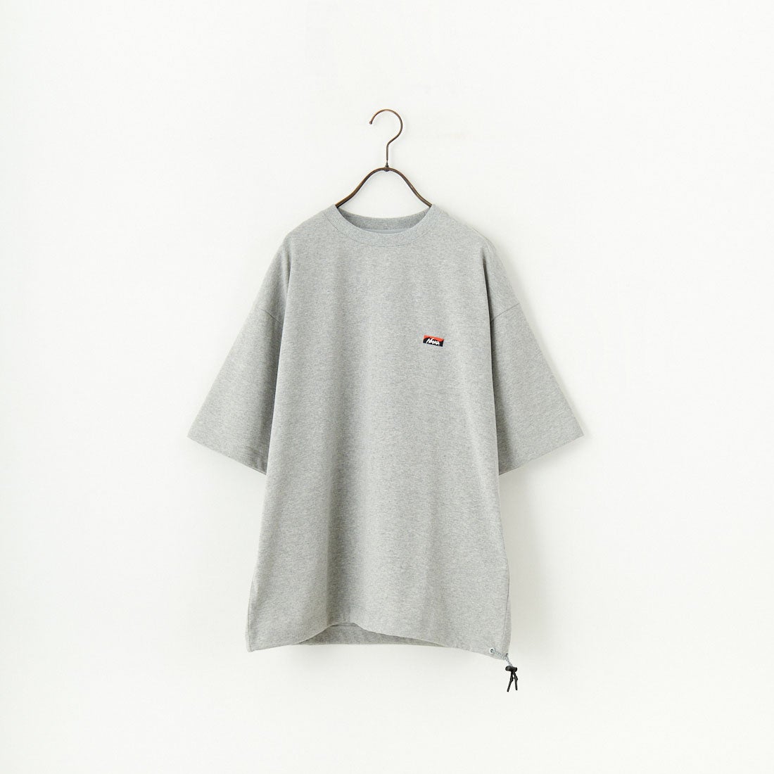 JEANSFACTORY × NANGA [ジーンズファクトリー × ナンガ] 別注 ワンポイントロゴ刺繍 ルーズフィットドローコードTシャツ [NW25SS-JF4] GRAY