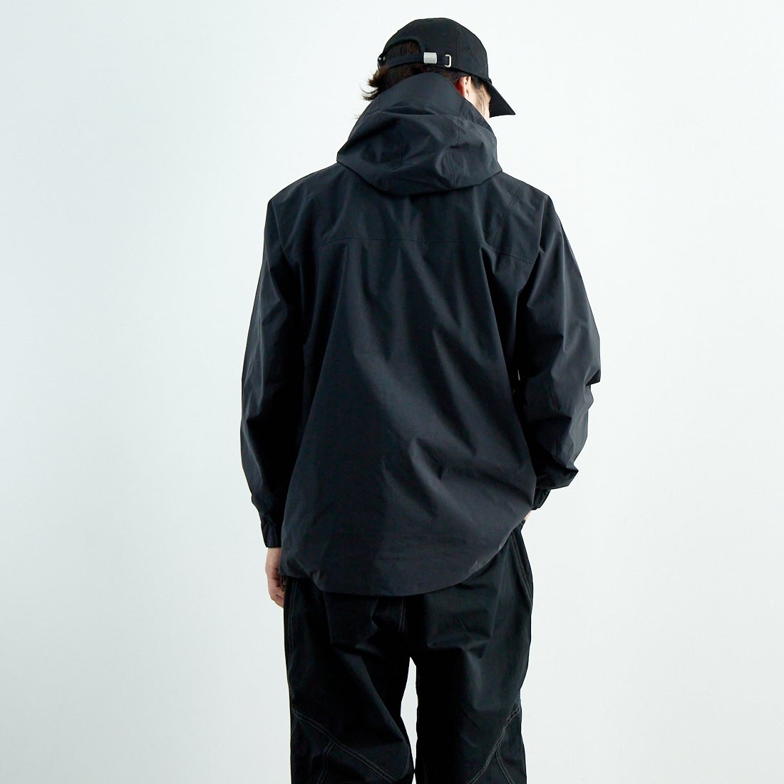 Goldwin [ゴールドウィン] パーテックス アンリミテッドツーレイヤージャケット [GL25142] BK &&モデル身長：179cm 着用サイズ：3&&