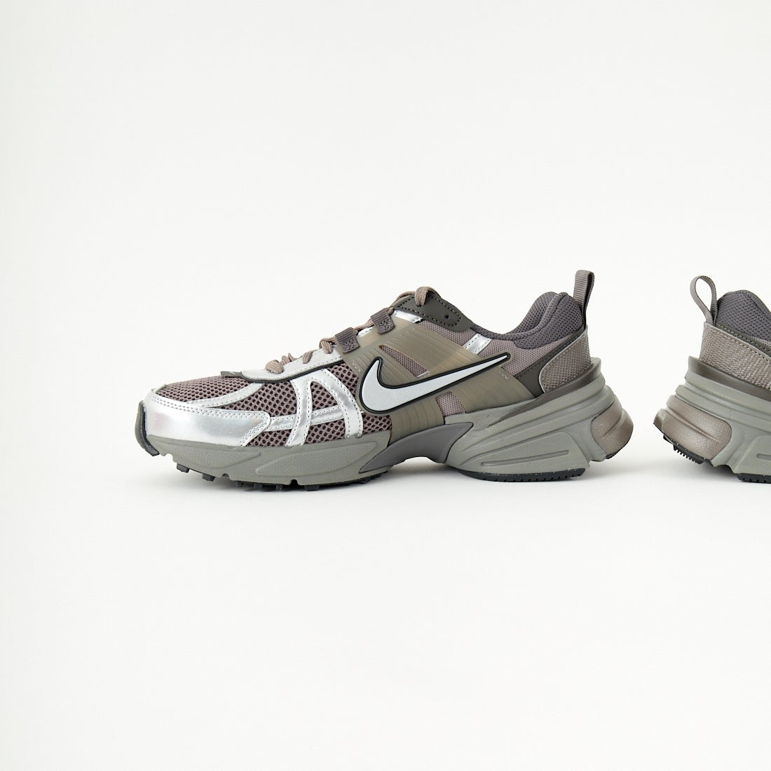 NIKE [ナイキ] V2K ラン スニーカー [HQ1678] 200 CV STN