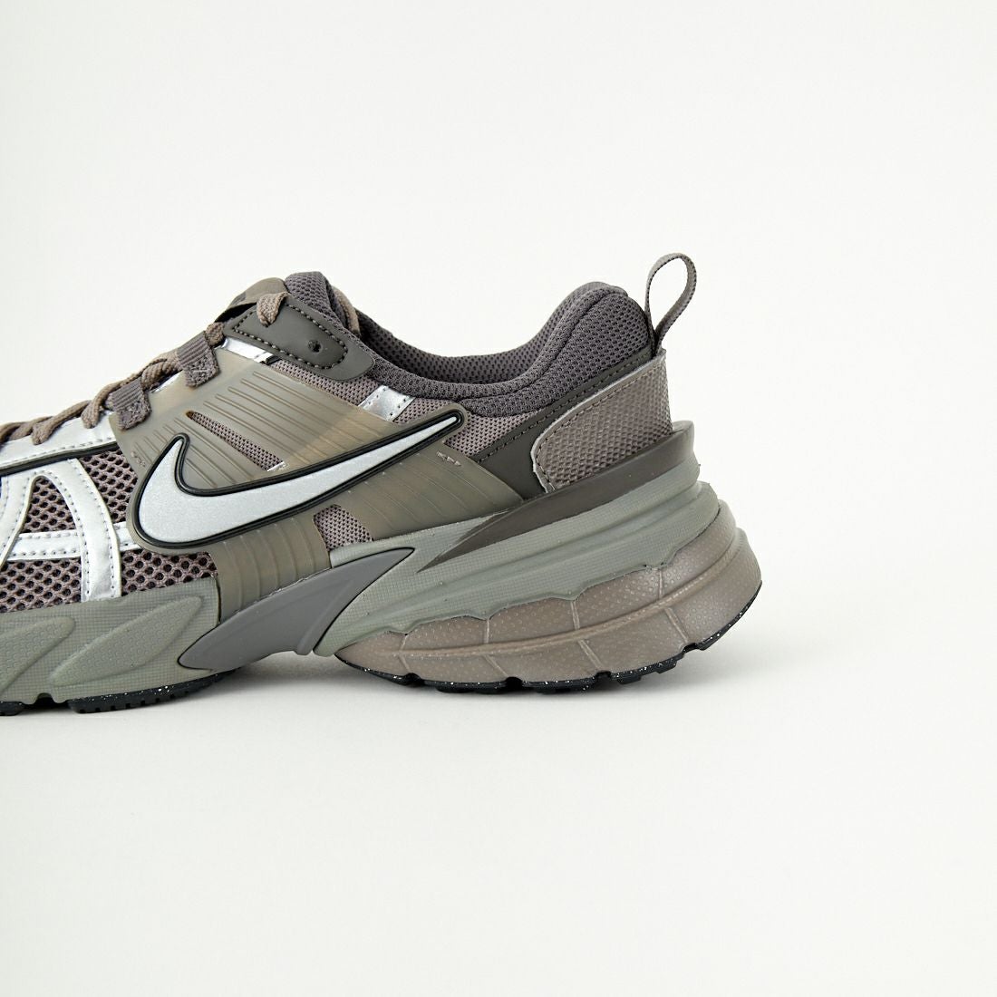 NIKE [ナイキ] V2K ラン スニーカー [HQ1678] 200 CV STN