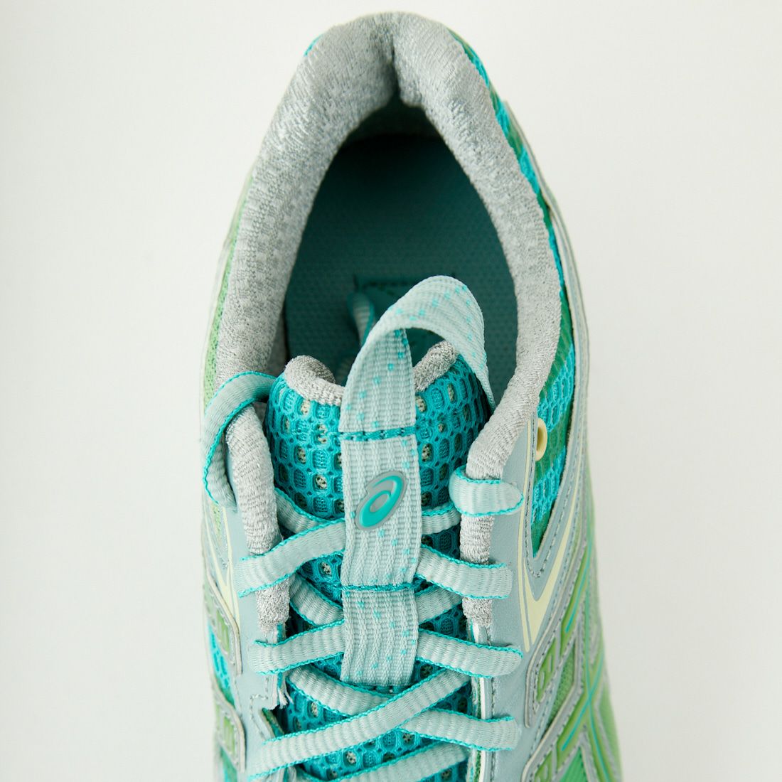 ASICS [アシックス] スニーカー [UB9-S-GEL-DS-TRAINER] 300