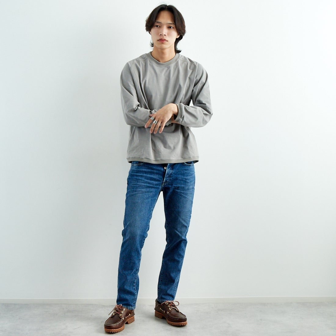 RED CARD TOKYO [レッドカード トーキョー] Rhythm+ スリムテーパードデニム [12M86801CMD] CLEAN MID &&モデル身長：179cm 着用サイズ：31&&