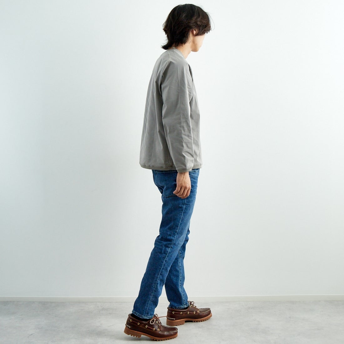 RED CARD TOKYO [レッドカード トーキョー] Rhythm+ スリムテーパードデニム [12M86801CMD] CLEAN MID &&モデル身長：179cm 着用サイズ：31&&