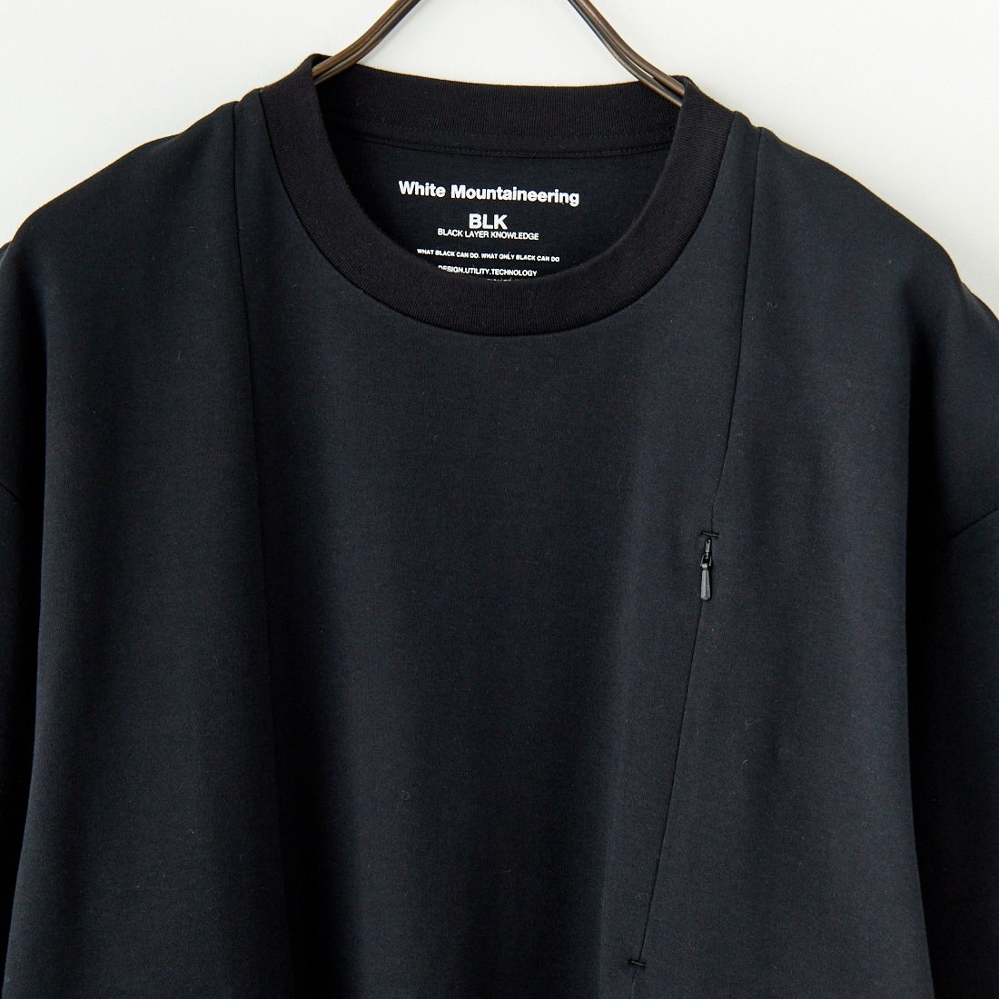 White Mountaineering [ホワイトマウンテニアリング] サイドポケットTシャツ [BK2571506] BLACK
