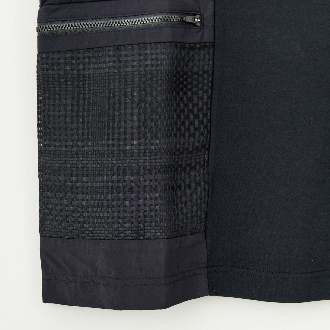 White Mountaineering [ホワイトマウンテニアリング] サイドポケットTシャツ [BK2571506] BLACK