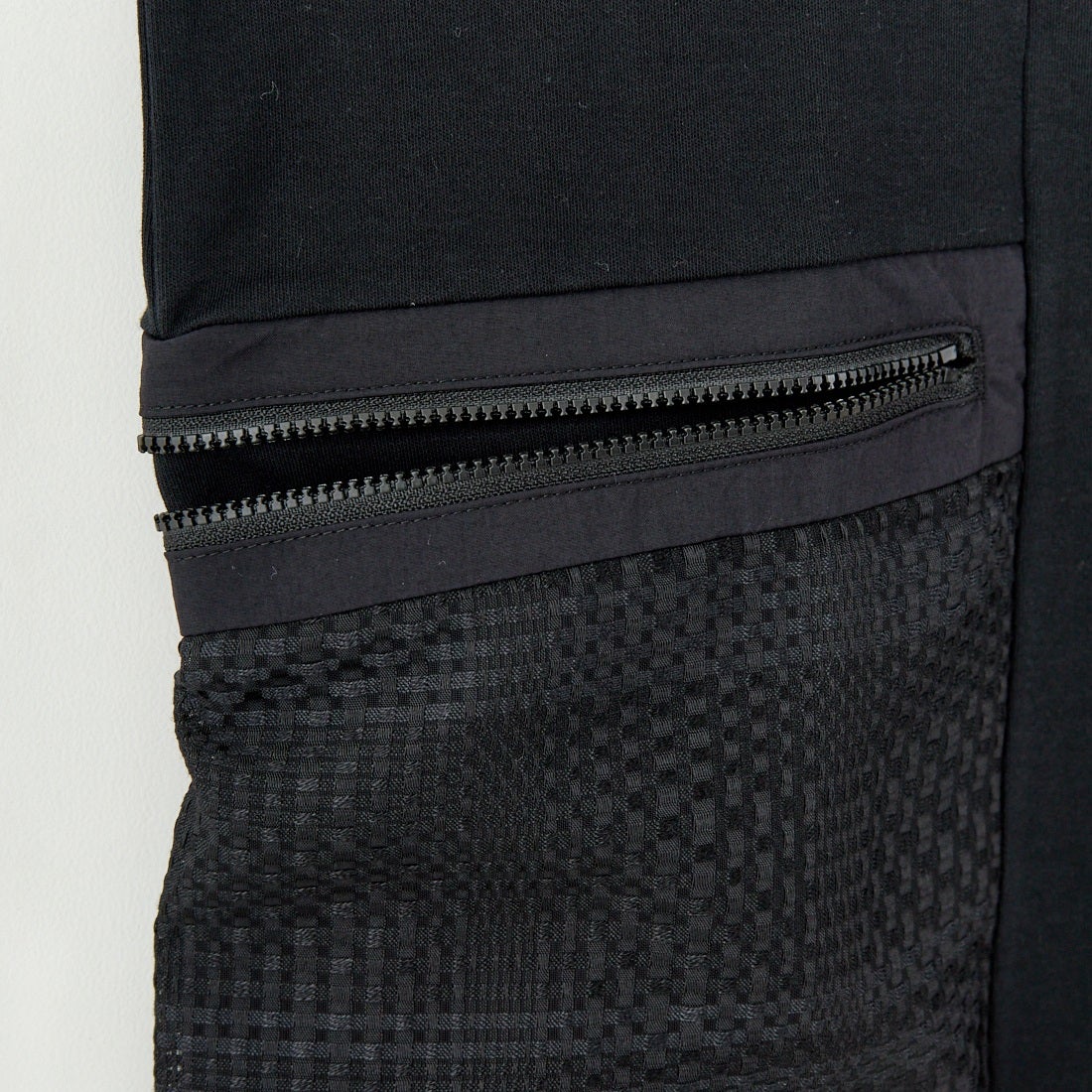 White Mountaineering [ホワイトマウンテニアリング] サイドポケットTシャツ [BK2571506] BLACK