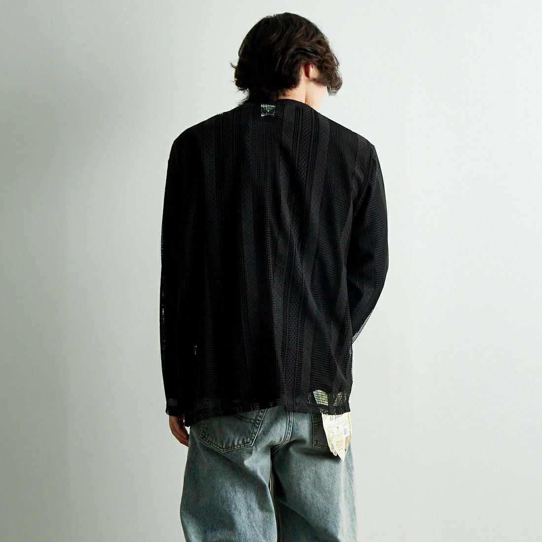 South2West8 [サウスツーウエストエイト] Vネックメッシュカーディガン [QV601] B BLACK &&モデル身長：179cm 着用サイズ：M&&