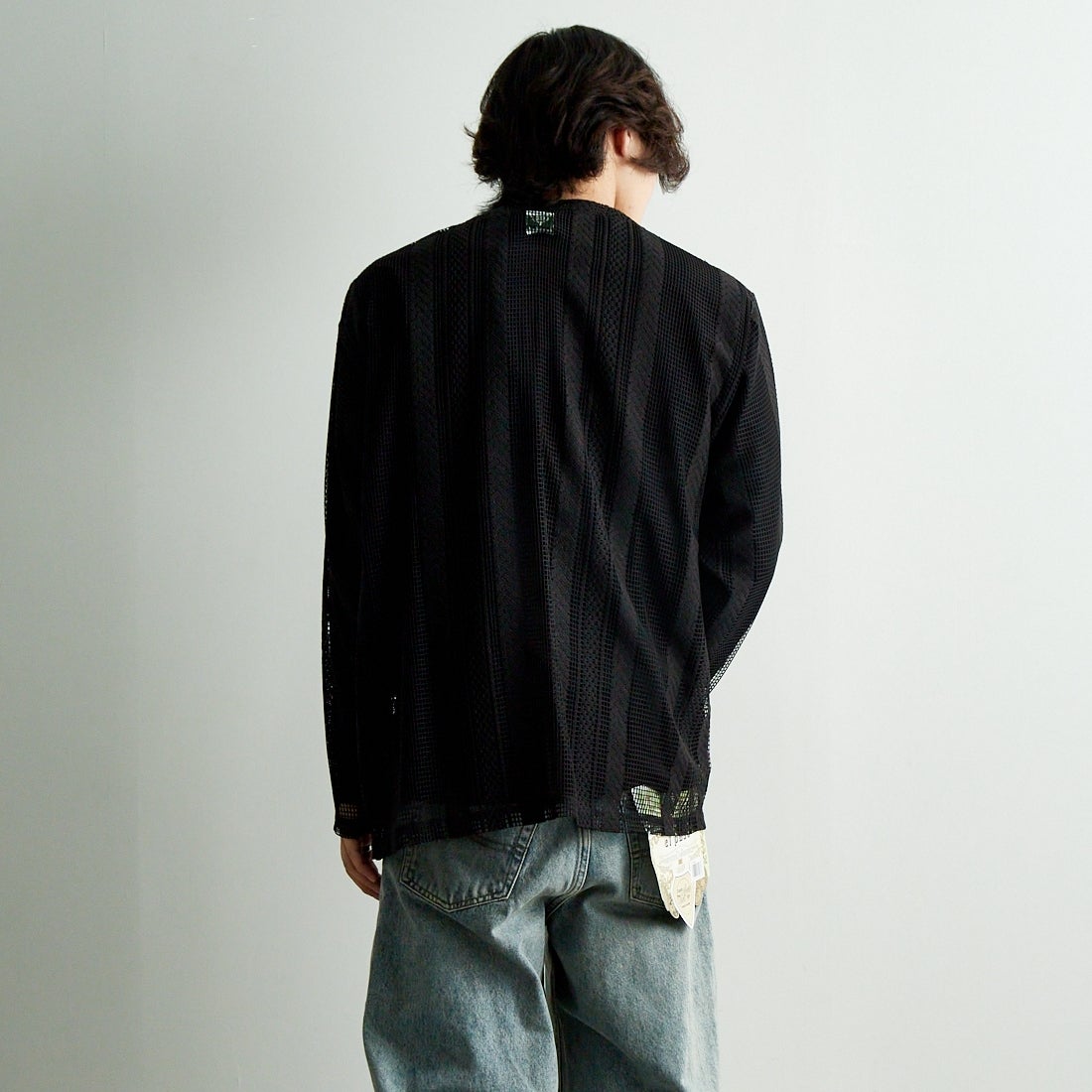 South2West8 [サウスツーウエストエイト] Vネックメッシュカーディガン [QV601] B BLACK &&モデル身長：179cm 着用サイズ：M&&