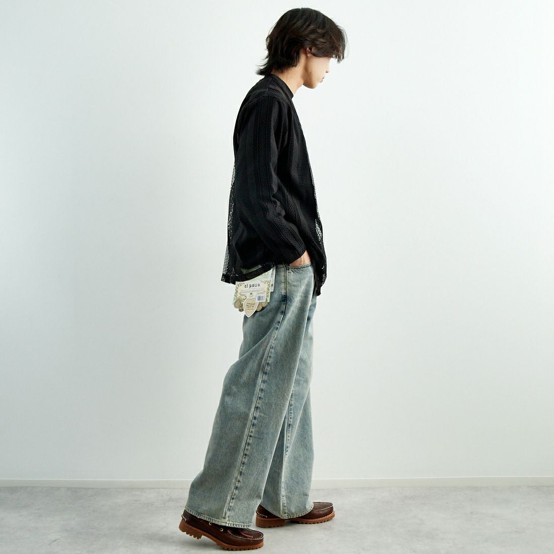 South2West8 [サウスツーウエストエイト] Vネックメッシュカーディガン [QV601] B BLACK &&モデル身長：179cm 着用サイズ：M&&