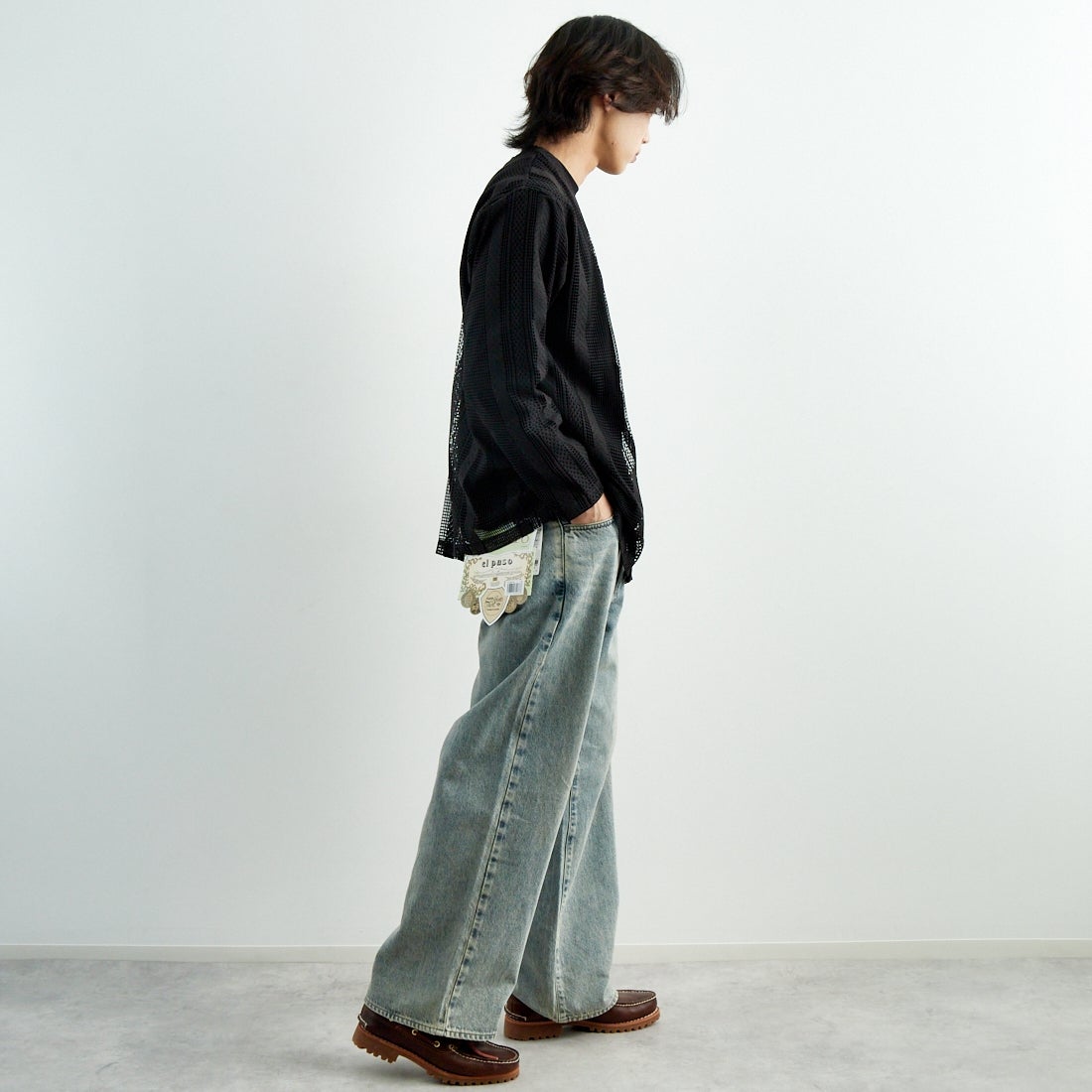 South2West8 [サウスツーウエストエイト] Vネックメッシュカーディガン [QV601] B BLACK &&モデル身長：179cm 着用サイズ：M&&