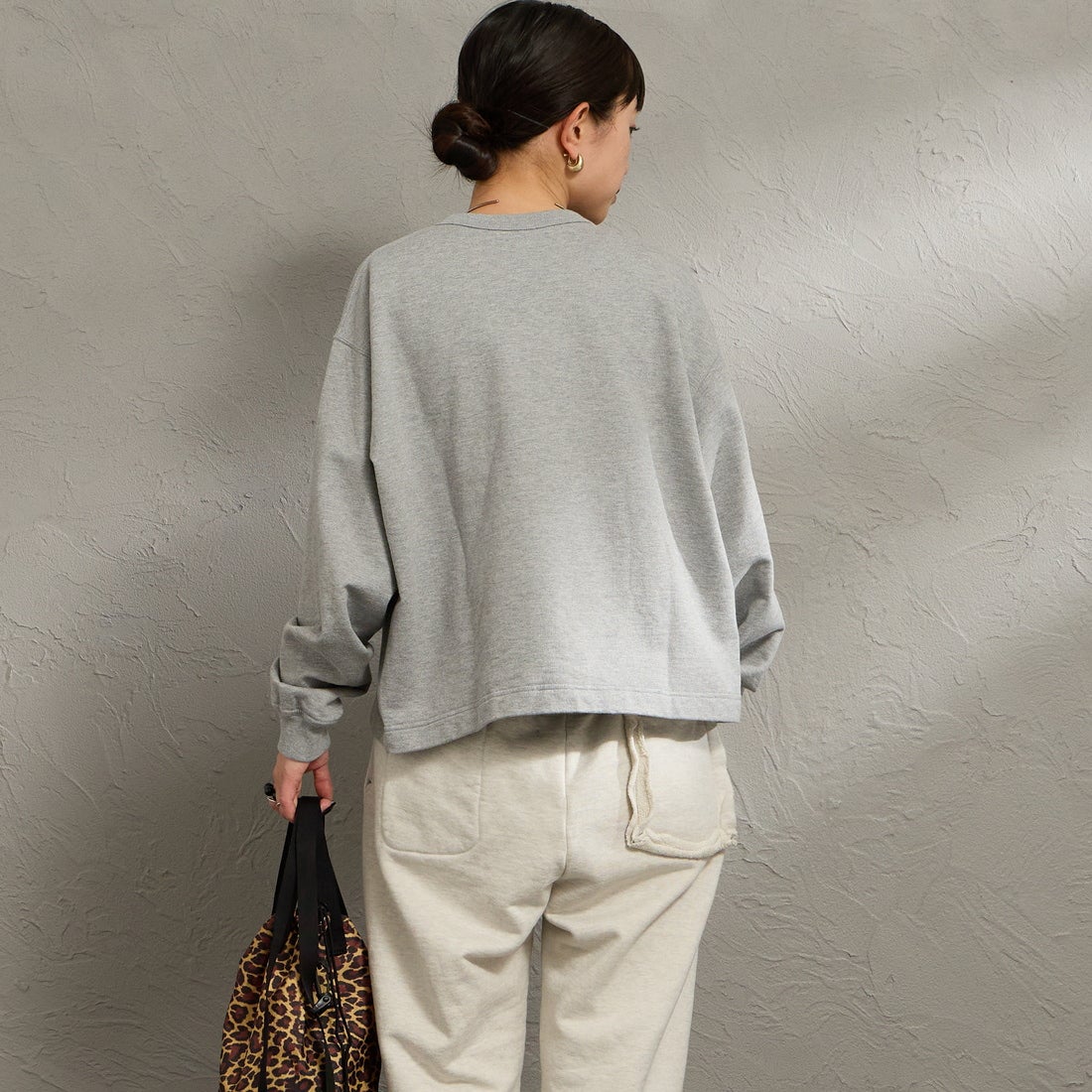 DANTON [ダントン] コットンテリー クルーネックカーディガン [DT-C0405CIN] TOP GREY &&モデル身長：150cm 着用サイズ：38&&