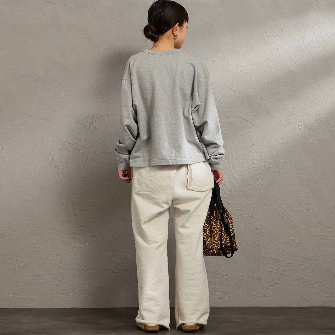 DANTON [ダントン] コットンテリー クルーネックカーディガン [DT-C0405CIN] TOP GREY &&モデル身長：150cm 着用サイズ：38&&
