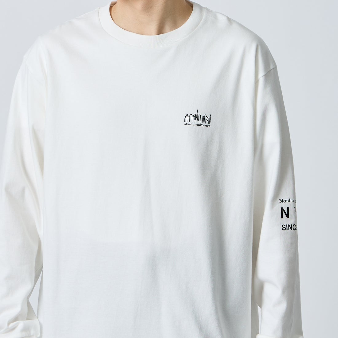 MANHATTAN PORTAGE [マンハッタンポーテージ] ワンポイントスカイラインロゴ 袖プリントロングTシャツ [MP-M580] WHITE